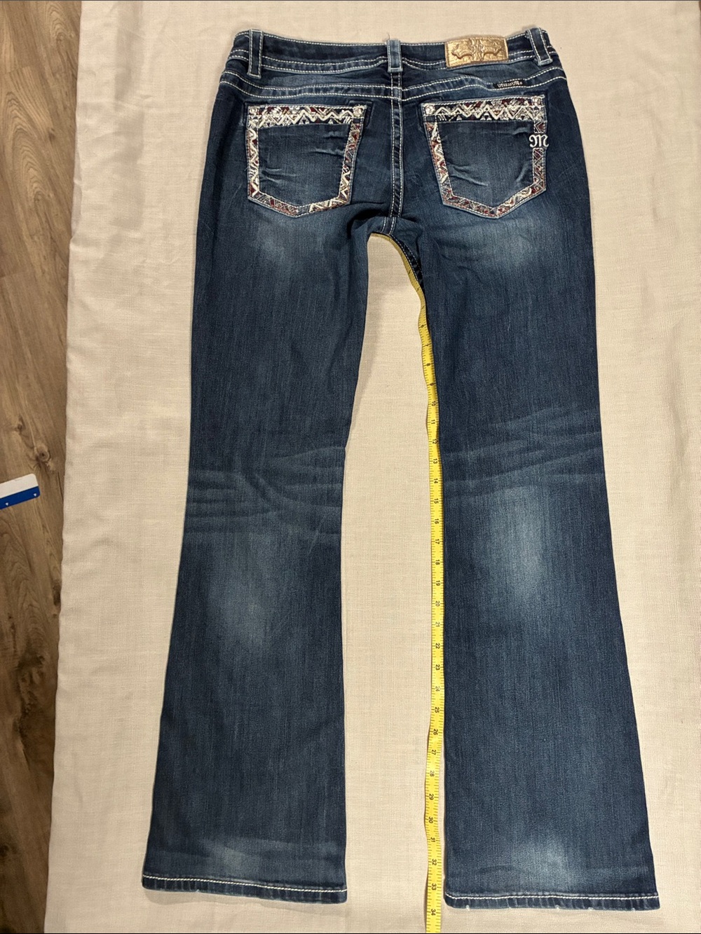 Miss Me Dark Blue Signature Bootcut Jeans, Embroidered pockets, Size 31/34 long